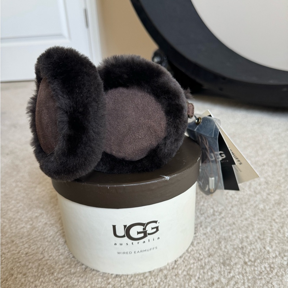 BNIB UGG Wired Earmuffs
